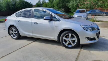 Opel Astra 1.4 AT, 2013, седан