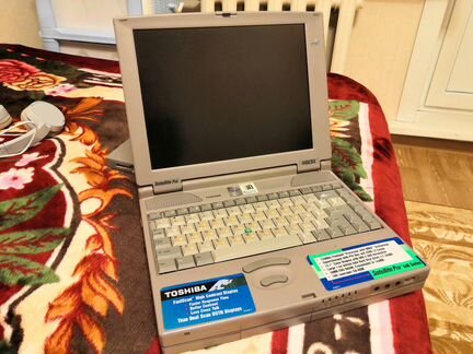 Старый ноутбук Fujitsu Satellite pro