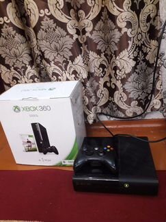 Xbox 360 Е 500Gb + 4 игры