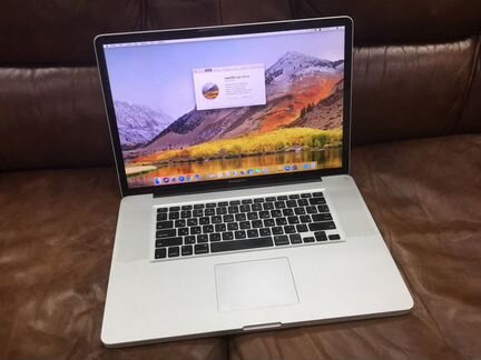 Apple MacBook Pro 17 i7
