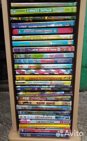 Диски с мультфильмами детскими в специальной подст