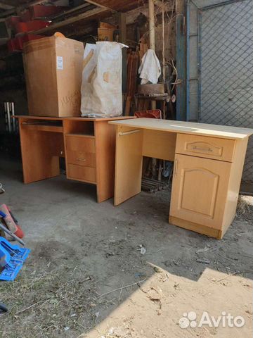 Столы и шкаф для офиса