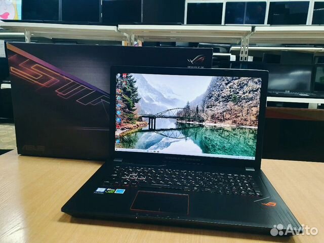 Asus/i7 7700/8GB/GTX1050tI/ssd+hdd/17.3 IPS FHD