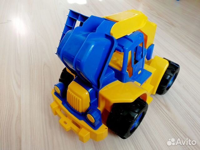 Трактор Богатырь с ковшом нордпласт Н-098