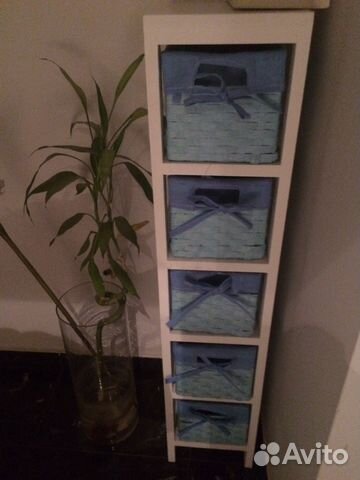 Шкафчик с удобными вынимающимися коробочками в ван