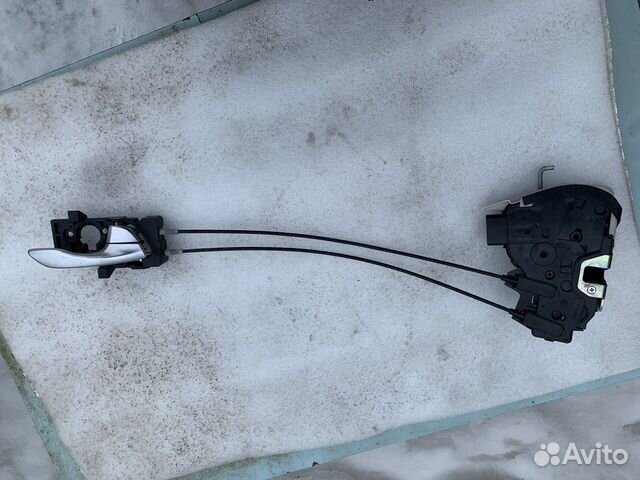 Замок задней правой двери Kia Rio 4