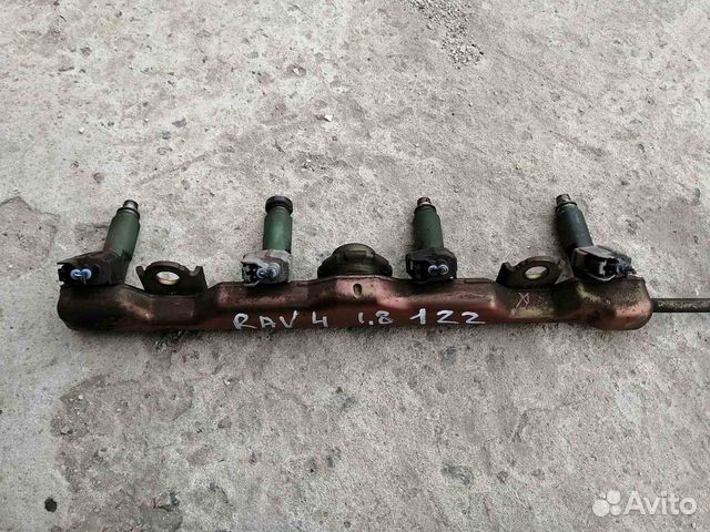 Форсунка топливная Тойота Авенсис 1.8 1ZZ