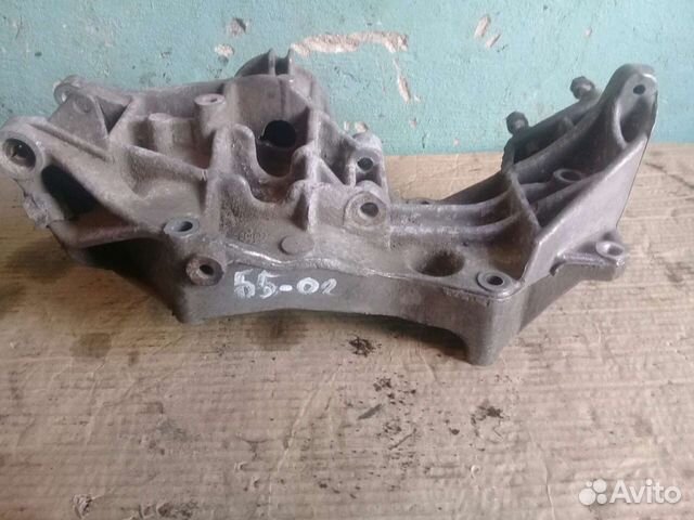 Кронштейн генератора 1.8 ARG Volkswagen Passat B5