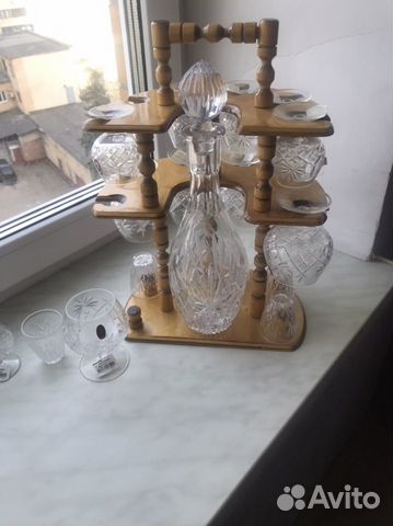 Графин с рюмками,бокалами,стопками