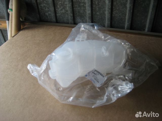 Бачок расширительный на Шевролет Кобальт/Cobalt