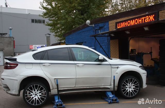 Зимние шины 275/50R22 blizzak DM-V2 111T T