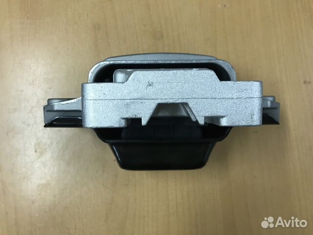 Опора двигателя левая VW Audi Skoda Seat