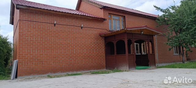 

Коттедж 388 м² на участке 10 сот.