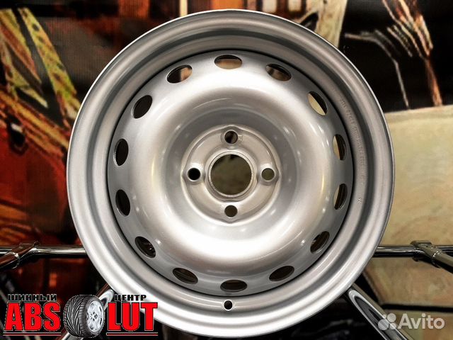 Новые стальные диски на KIA RIO 3 R15 Новые стальные диски на KIA RIO 3 R15