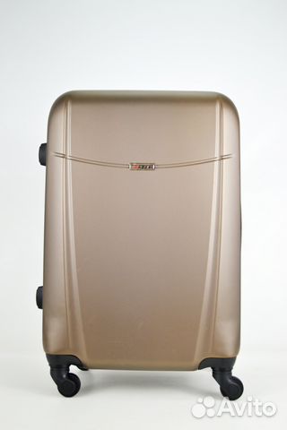 Чемодан на 4х колесах Чемодан на 4х колесах