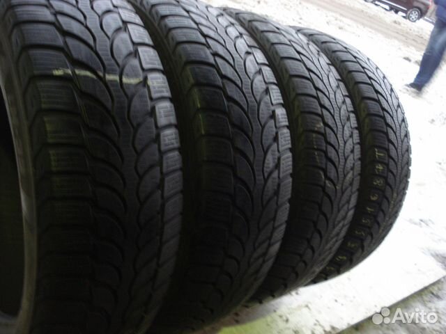215 50 R17 Bridgestone Blizzak LM 32 95V
