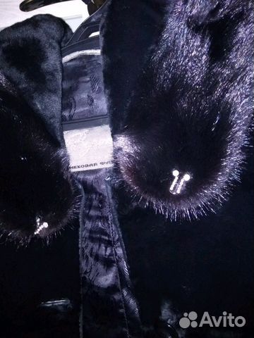 Мутоновая шуба с отделкой воротника норка