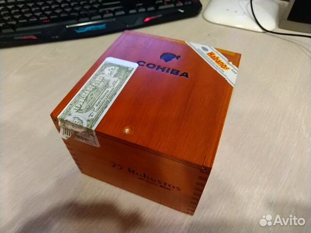 Коробка из-под кубинских сигар Cohiba Robustos