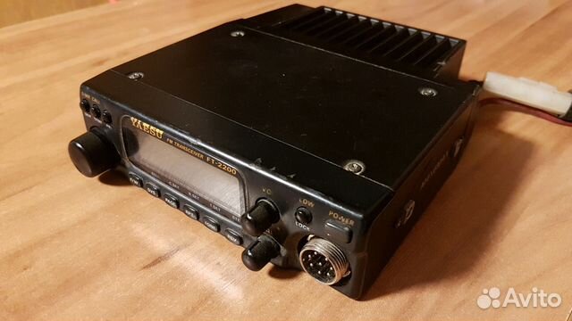 Yaesu FT-2200 Transceiver