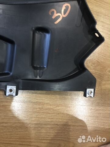 Щиток нижний правый в бампер бмв Ф30 ф30 бмв Ф 30