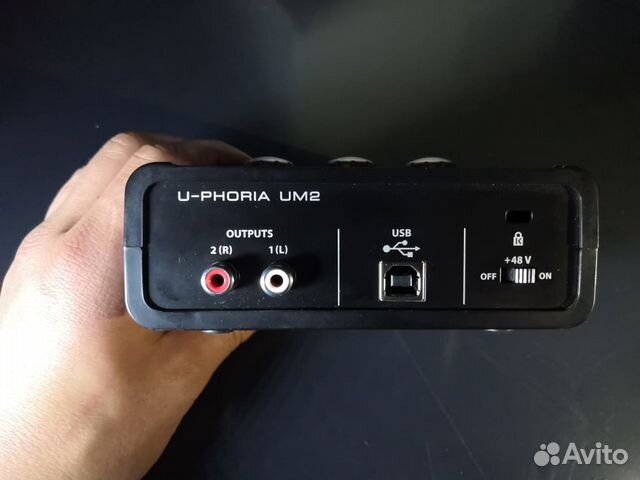 Звуковая карта u phoria um2