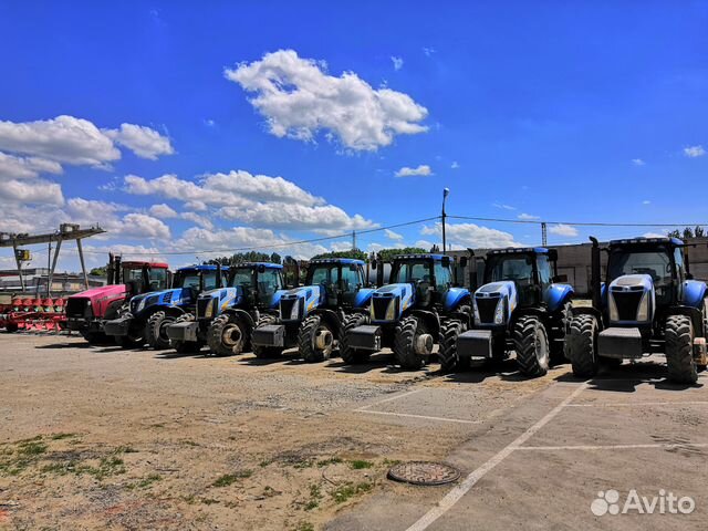 Трактор NEW holland T8040