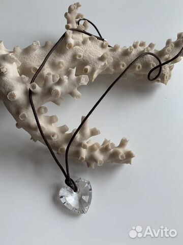 Кулон сердце Swarovski оригинал на кожаном шнуре Кулон сердце Swarovski оригинал на кожаном шнуре