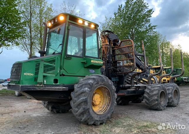 Форвардер John Deere 1010D