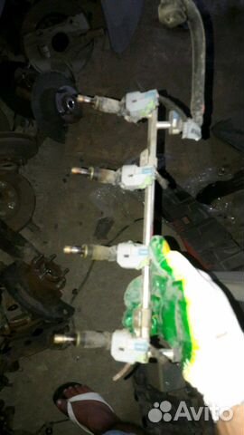 Топливная рампа с форсунками на Шеролет Авео Т300