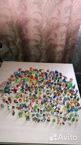 Коробка с игрушками киндер - сюрприз около 3-х кг Коробка с игрушками киндер - сюрприз около 3-х кг