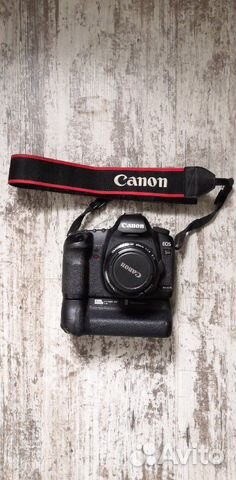 Canon 5d mark II 2 + 50mm 1.8 ll +батарейный блок