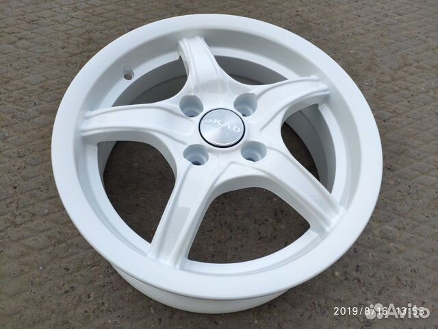 Комплект нового литья R14 4x98 skad в белом цвете Комплект нового литья R14 4x98 skad в белом цвете