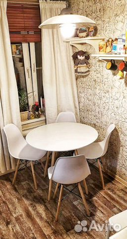 Обеденная группа Eames круглый стол и стулья