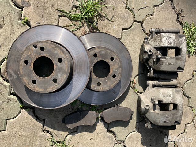 Передние суппорта для Mercedes W204