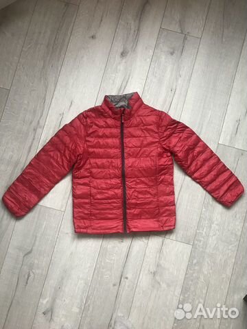 Куртка красная компактная в чехле uniqlo Куртка красная компактная в чехле uniqlo