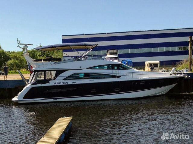 Моторная яхта Fairline Squadron 55 Моторная яхта Fairline Squadron 55