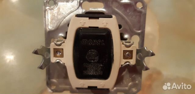 Выключатель Выключатель