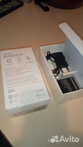 Телефон SAMSUNG j1