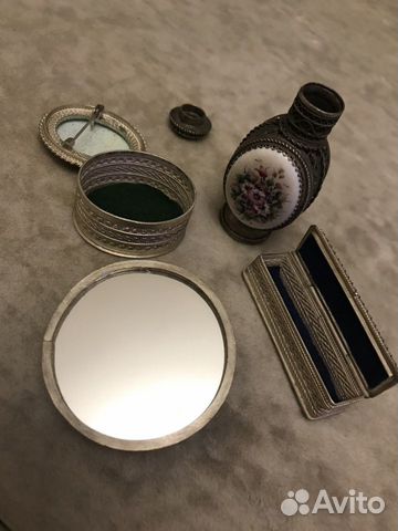 Шкатулки / косметический набор из серебра и эмали Шкатулки / косметический набор из серебра и эмали