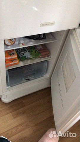 Холодильник ariston