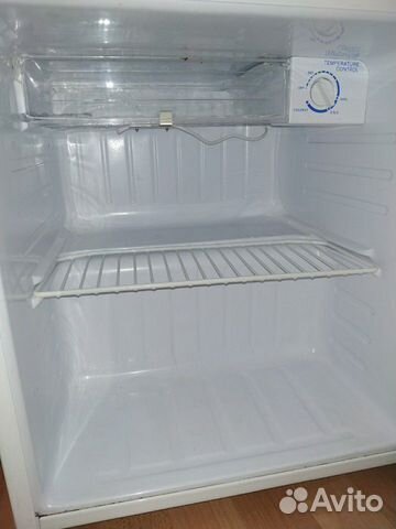 Компактный холодильник SAMSUNG SG06dcgwhn Компактный холодильник SAMSUNG SG06dcgwhn