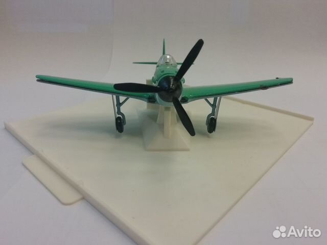 Модель самолета Як-3