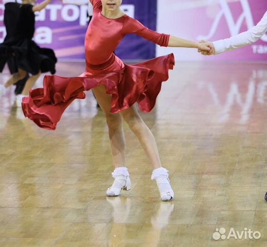 Рейтинговое платье для бальных танцев Рейтинговое платье для бальных танцев