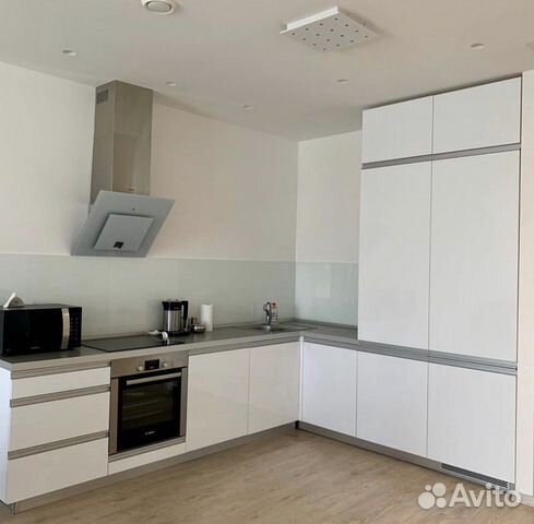 2-к квартира, 80 м², 8/10 эт.