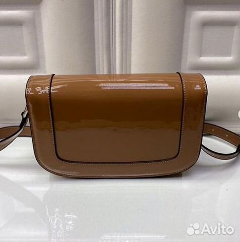 Женская сумка лакированная кожа рыжая Valentino Женская сумка лакированная кожа рыжая Valentino