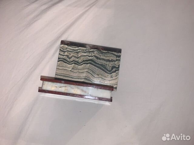 Подставки из мрамора книжки