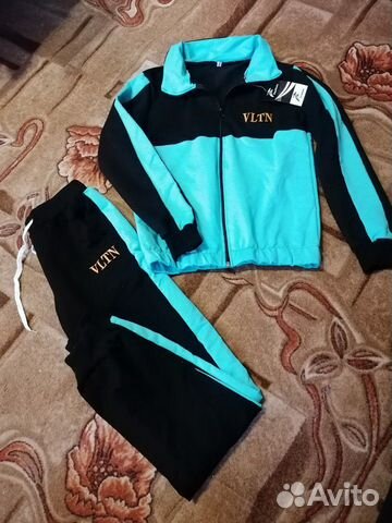 Спортивный костюм Спортивный костюм