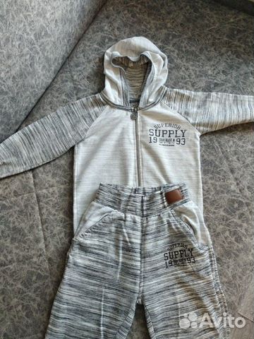 Спортивный костюм Спортивный костюм