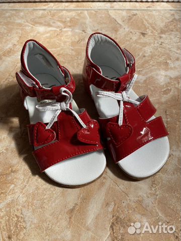 Босоножки на девочку D&G, mayoral, Armani 20-22 Босоножки на девочку D&G, mayoral, Armani 20-22