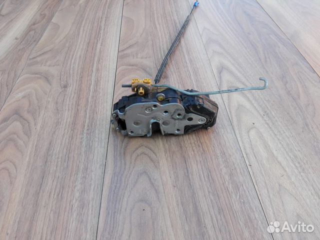 Замок двери передний левый Chevrolet Cruze